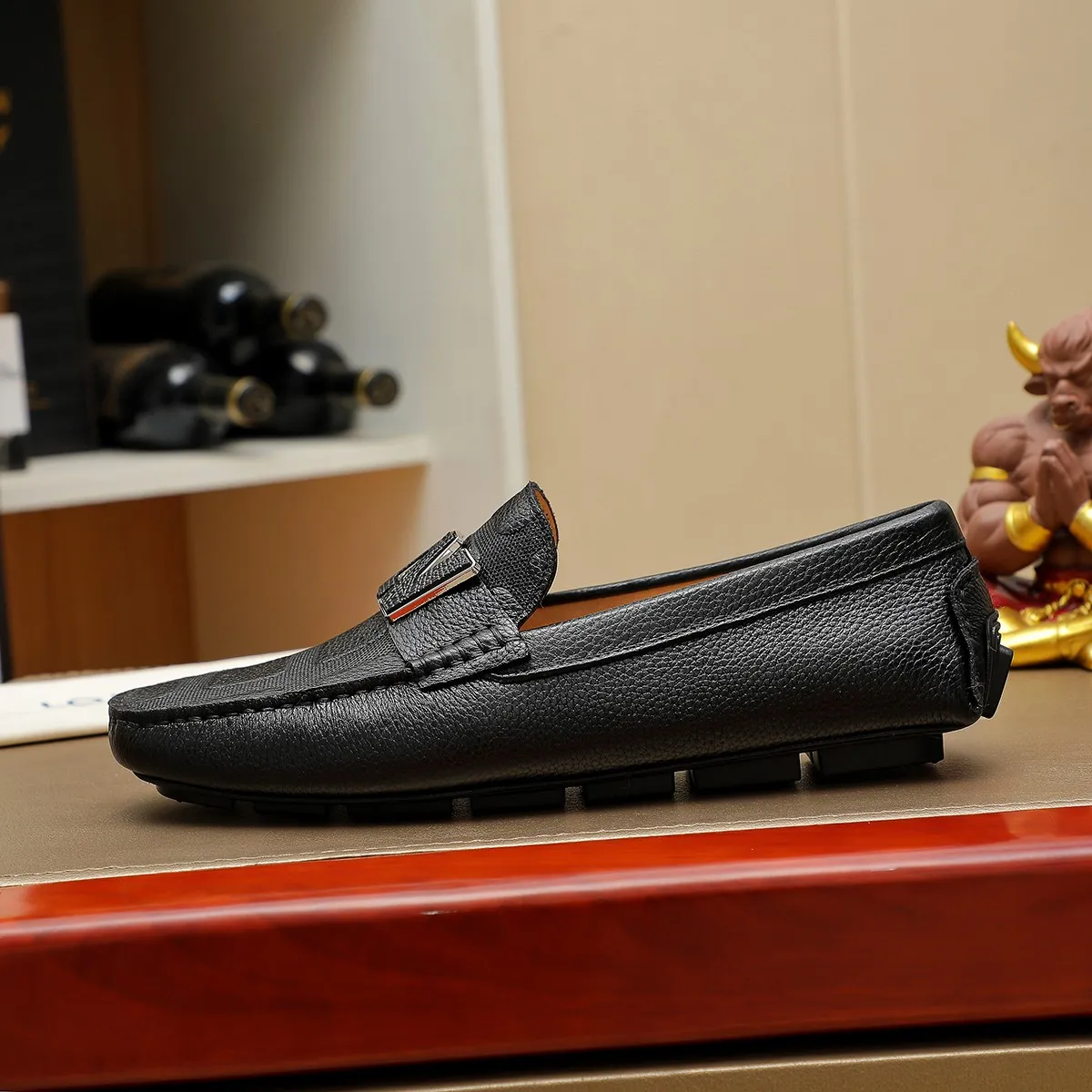 Men's shoes 💰360 💰 LV Louis Vuitton's top-quality Peaches men's shoes 💯Original copy of the official website, the upper is made of imported official website 1:1 material ❌Italian 🇮🇹 cowhide surface, imported pigskin lining. It’s definitely not made with ordinary craftsmanship, it’s the model used by celebrities! The factory’s craftsmanship is designed to create the most perfect shoes for trendy men! Colors available! 38-44 yards